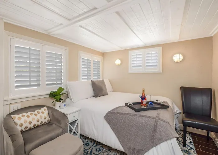 Charming Private With Pool Tempe