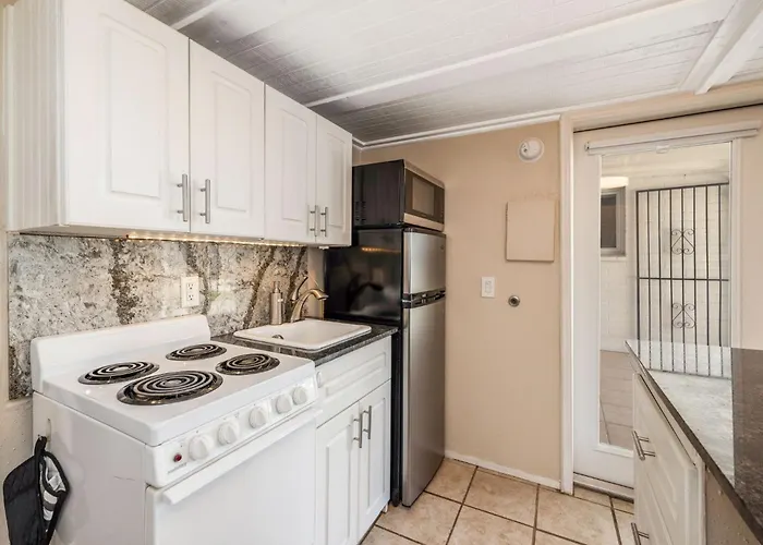 Charming Private With Pool Tempe